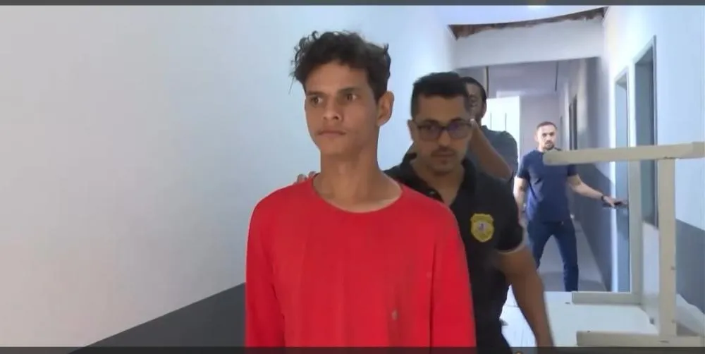 Jovem mata sogra a facadas e é entregue à polícia pela própria mãe