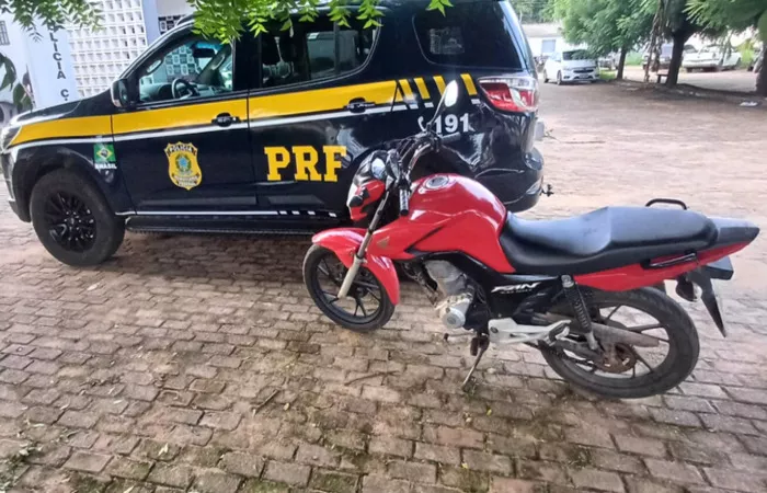 PRF Recupera Veículo Roubado em Balsas e Detém Suspeito