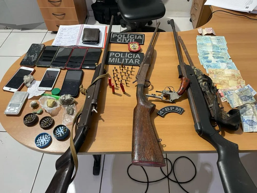 Alto Parnaíba: Família é presa acusada de tráfico, e com ela armas, drogas, dinheiro e animais silvestres