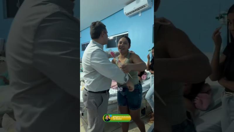 Vereador Higino inova e vai às mães hospitalizadas ou que estejam com seus filhos para homenageá-las